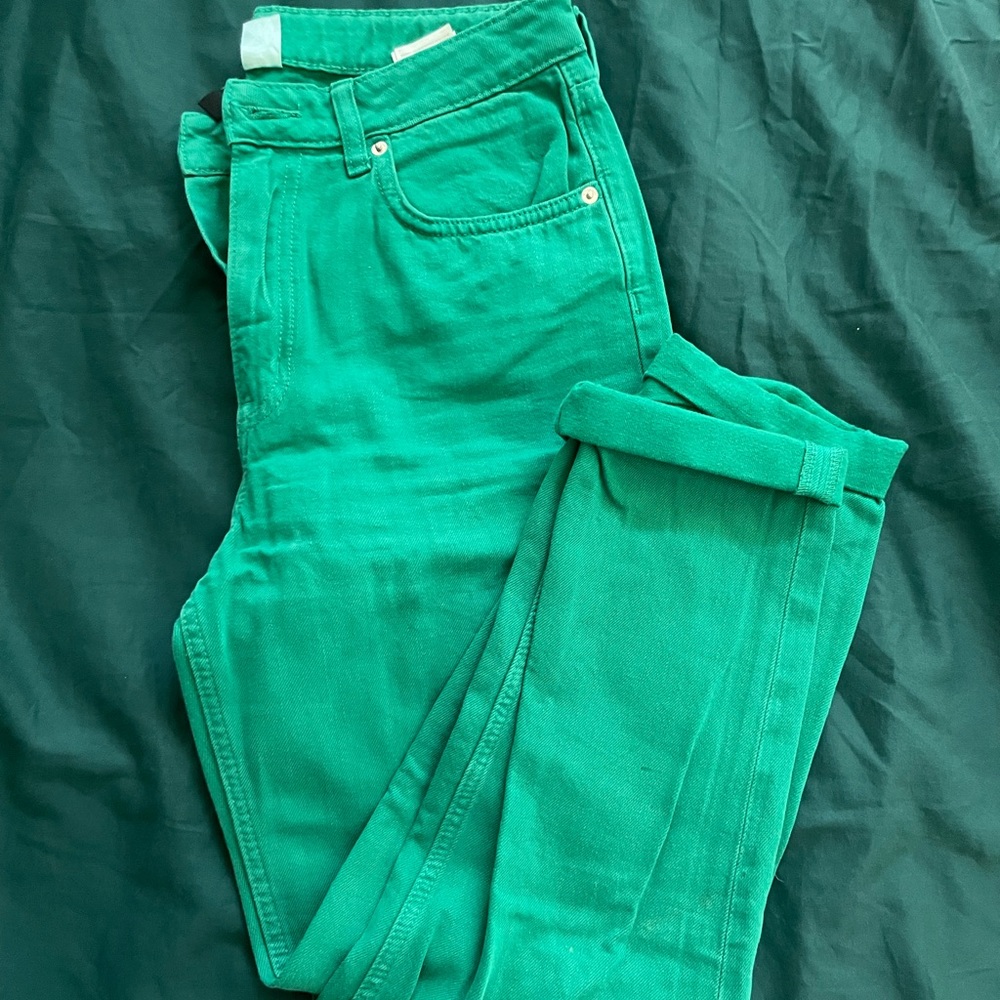 Green, high waist, slim/straight jeans.